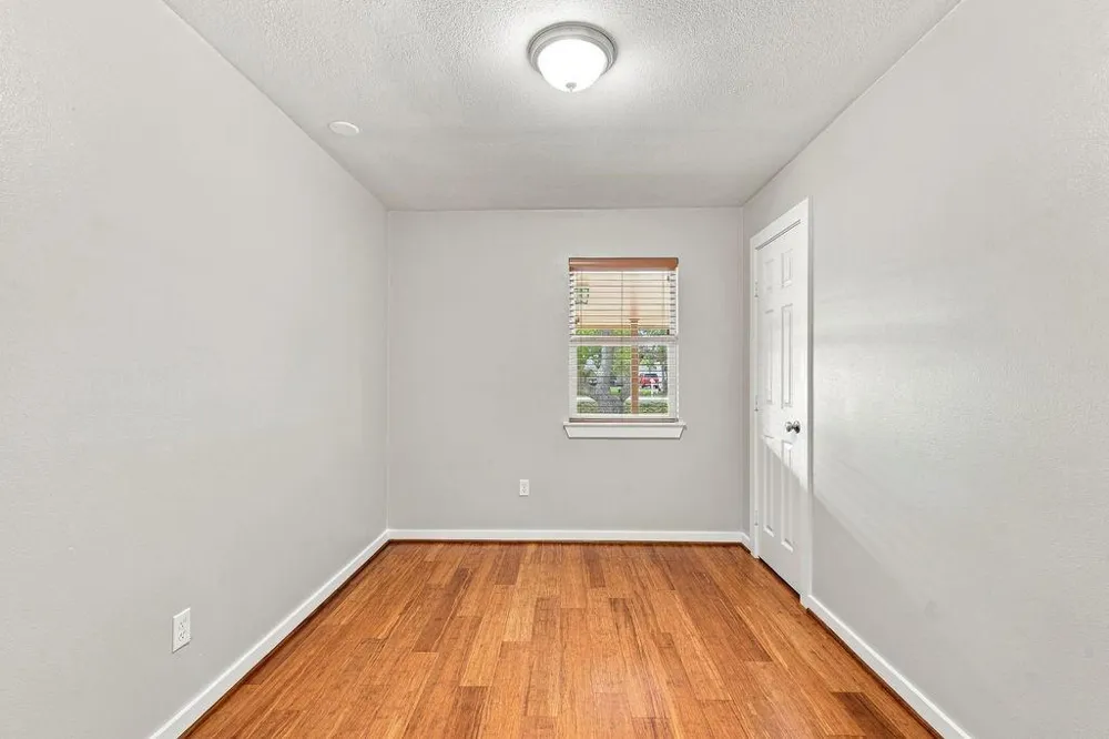 2300 Mary Lane Dickinson, TX 77539