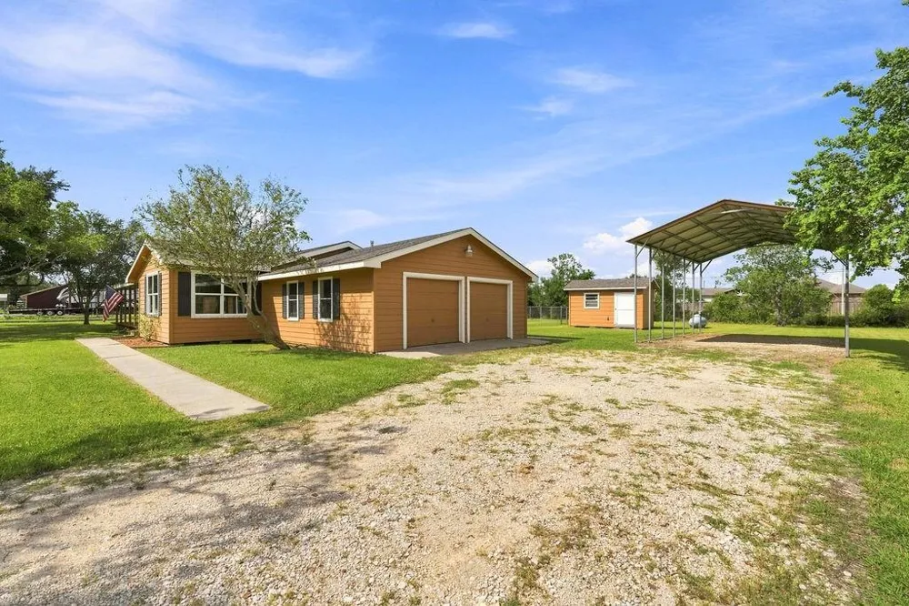 2300 Mary Lane Dickinson, TX 77539