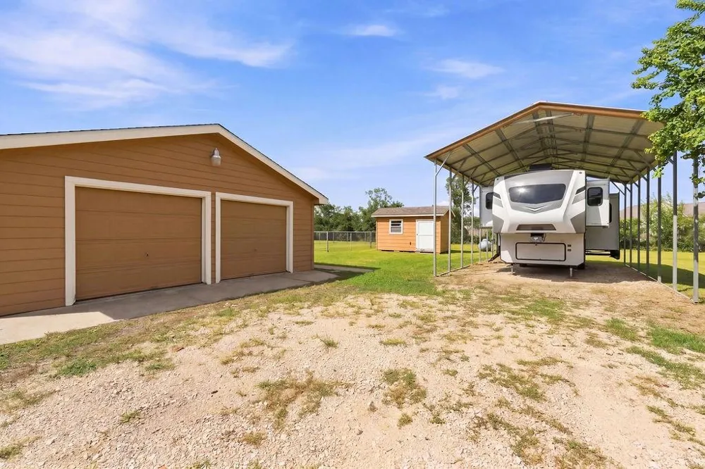 2300 Mary Lane Dickinson, TX 77539
