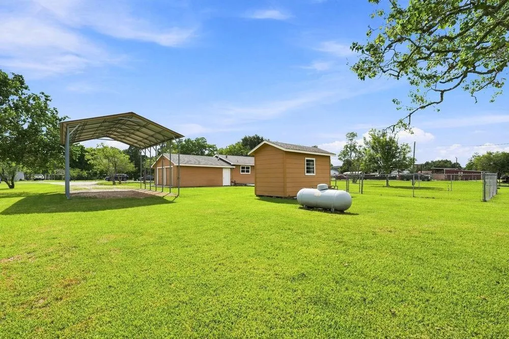 2300 Mary Lane Dickinson, TX 77539