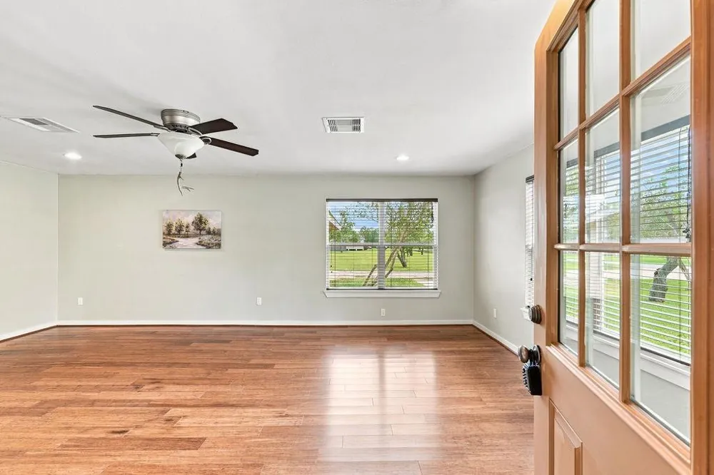 2300 Mary Lane Dickinson, TX 77539