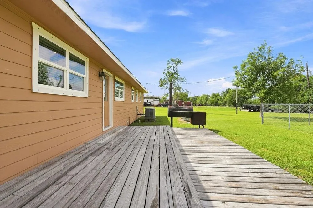 2300 Mary Lane Dickinson, TX 77539
