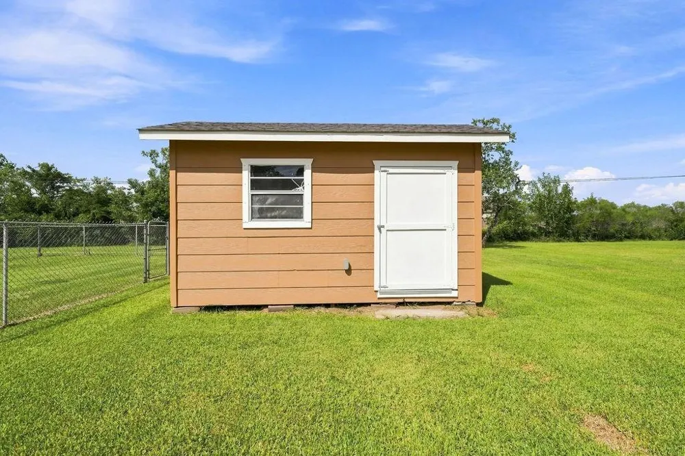 2300 Mary Lane Dickinson, TX 77539