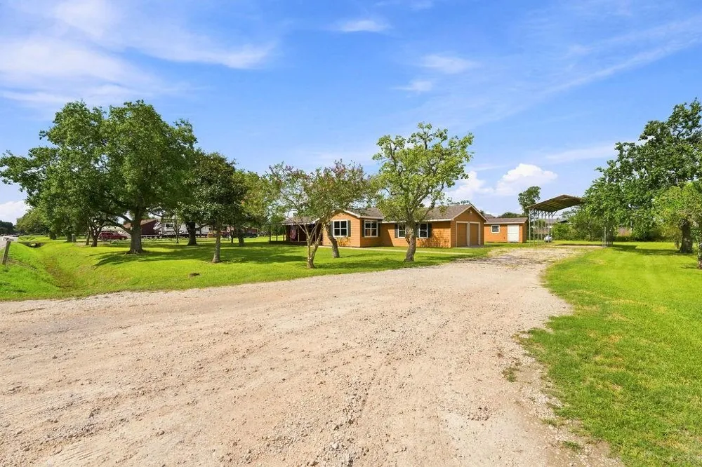 2300 Mary Lane Dickinson, TX 77539