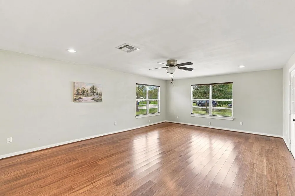 2300 Mary Lane Dickinson, TX 77539