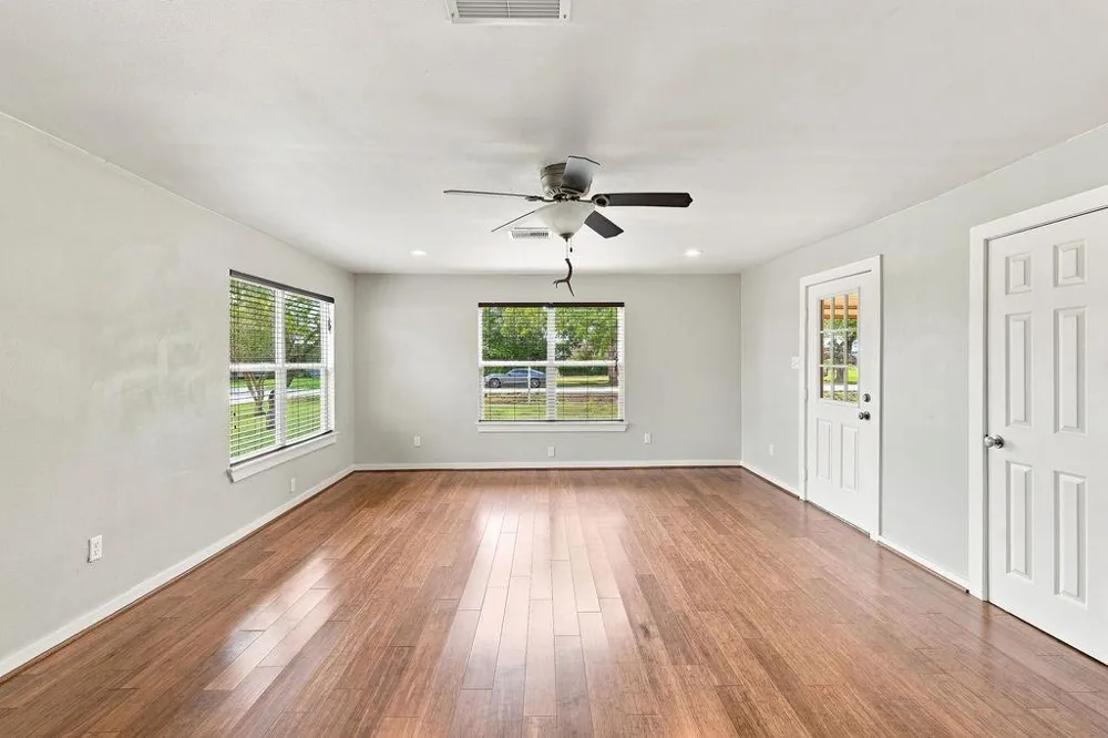 2300 Mary Lane Dickinson, TX 77539