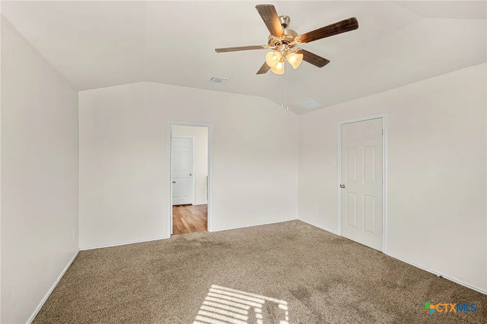 9400 Susan Drive Killeen, TX 76542
