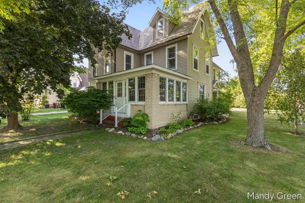 118 S 2nd Street Carson City, MI 48811