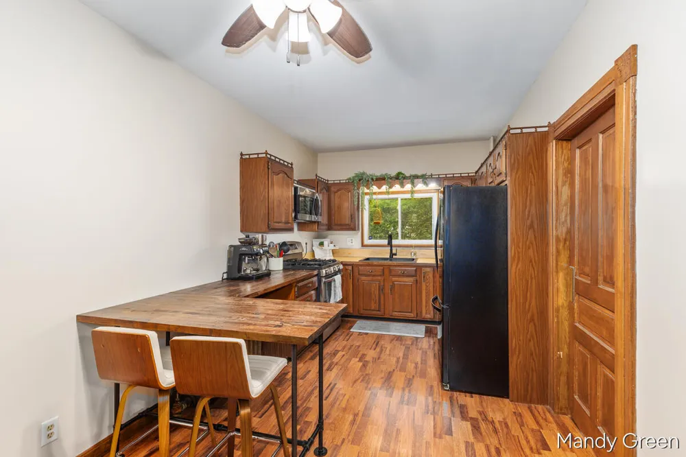 118 S 2nd Street Carson City, MI 48811
