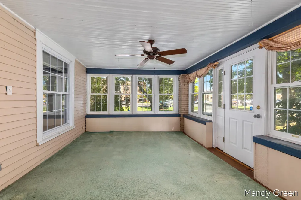 118 S 2nd Street Carson City, MI 48811