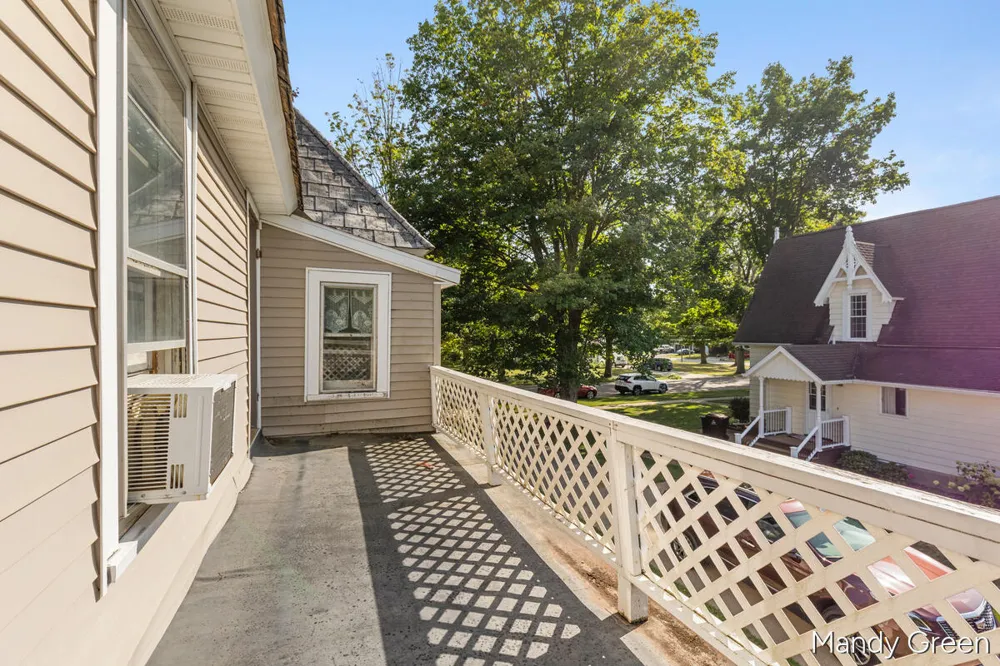 118 S 2nd Street Carson City, MI 48811