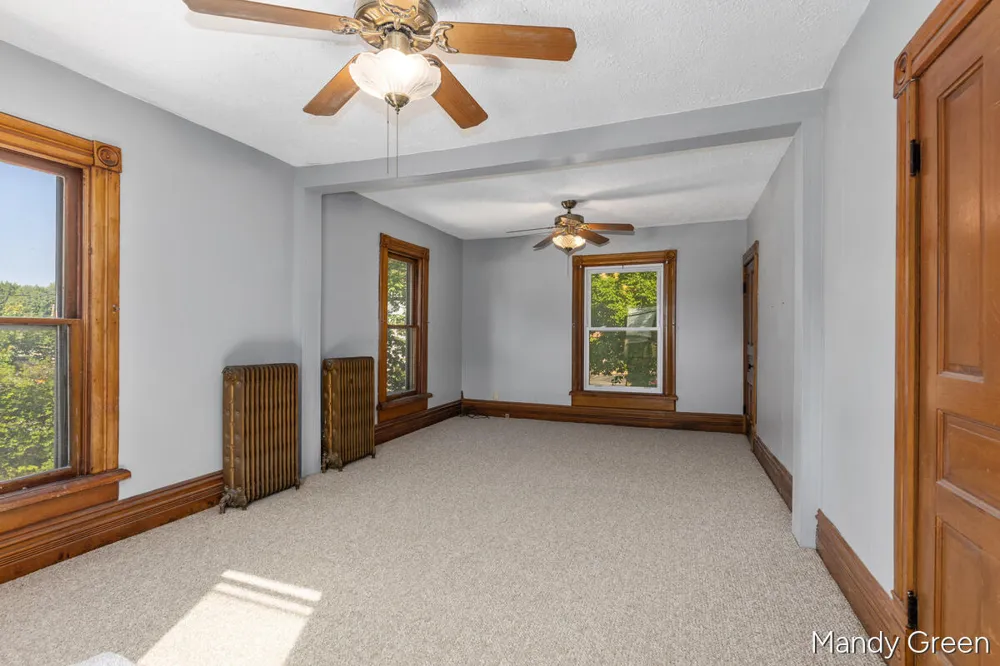118 S 2nd Street Carson City, MI 48811