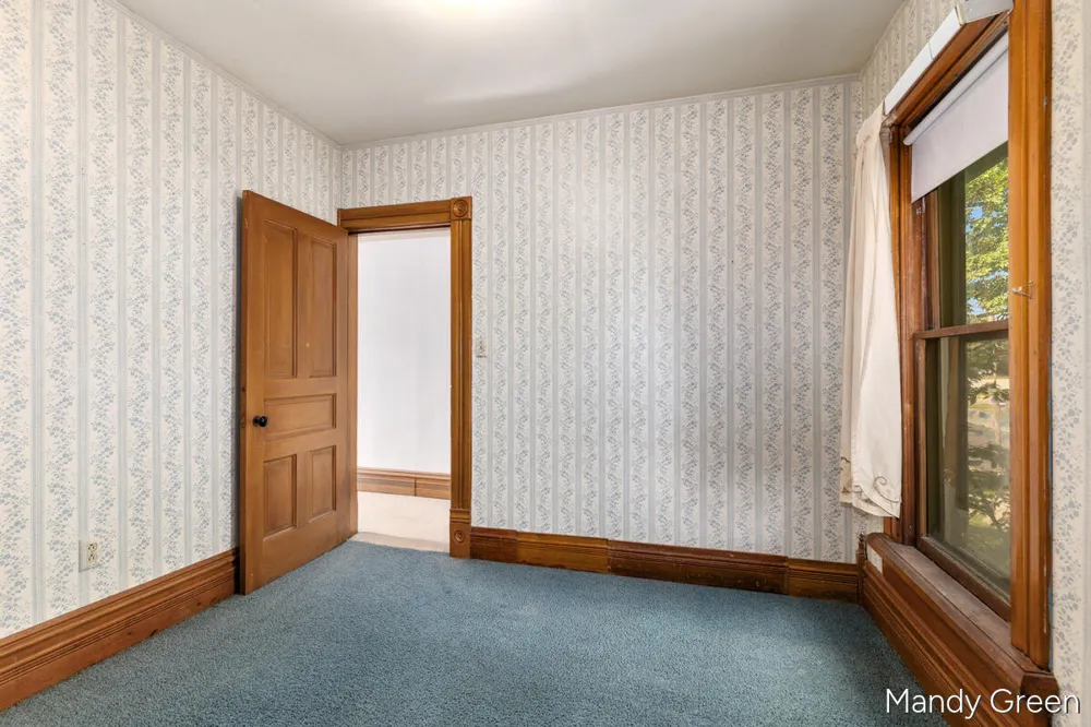 118 S 2nd Street Carson City, MI 48811