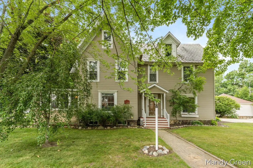 118 S 2nd Street Carson City, MI 48811