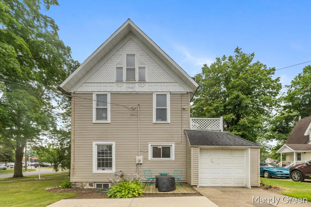 118 S 2nd Street Carson City, MI 48811
