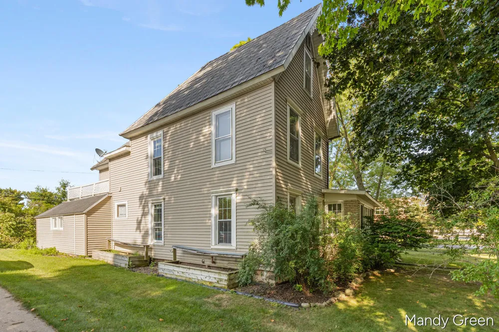 118 S 2nd Street Carson City, MI 48811