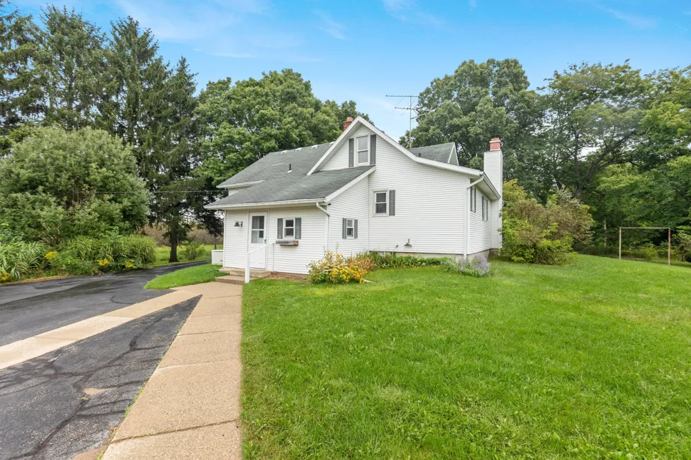 8183 Herrington Avenue NE Belmont, MI 49306