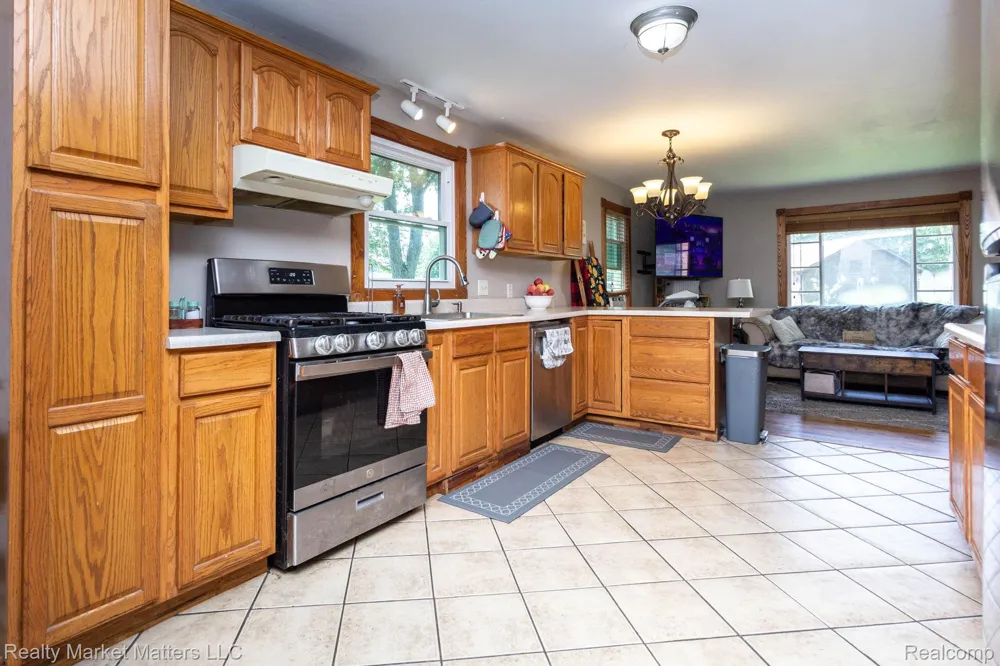 6881 James Street Brown City City, MI 48416