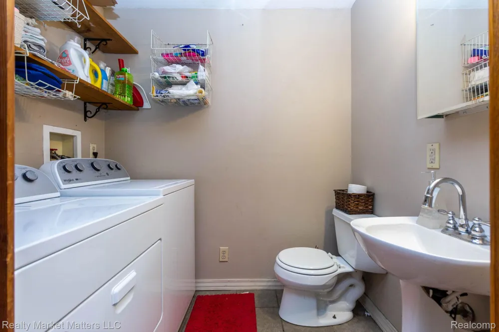 6881 James Street Brown City City, MI 48416