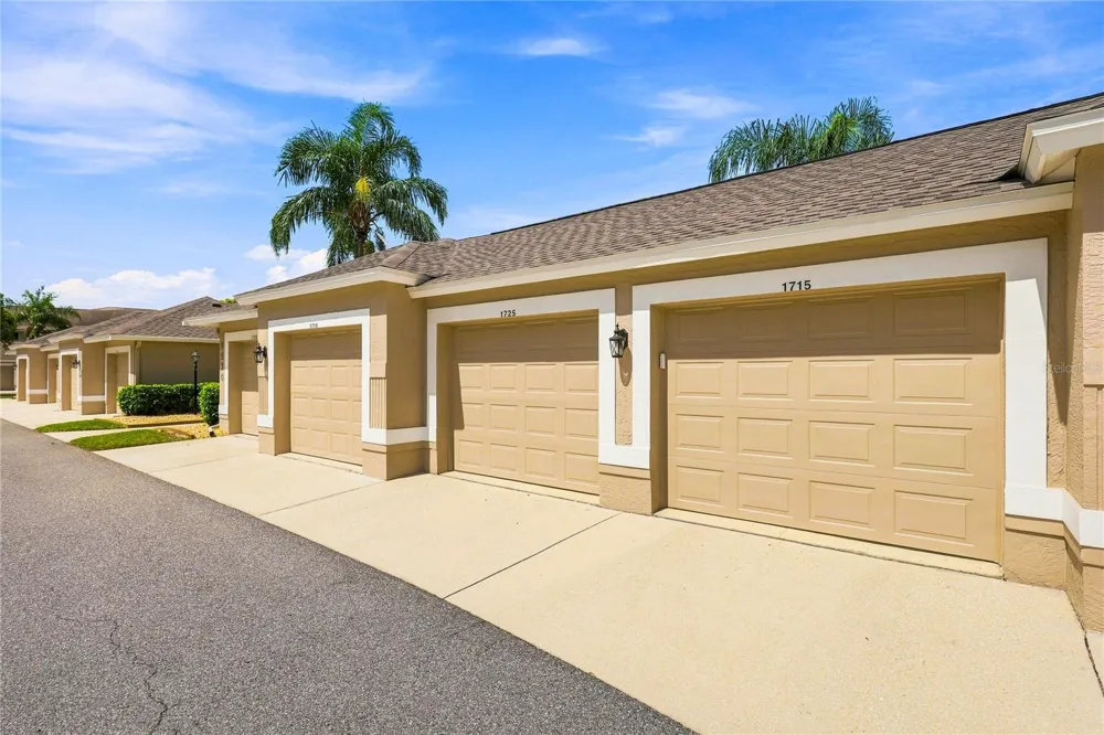 9570 HIGH GATE DRIVE #1715 Sarasota, FL 34238