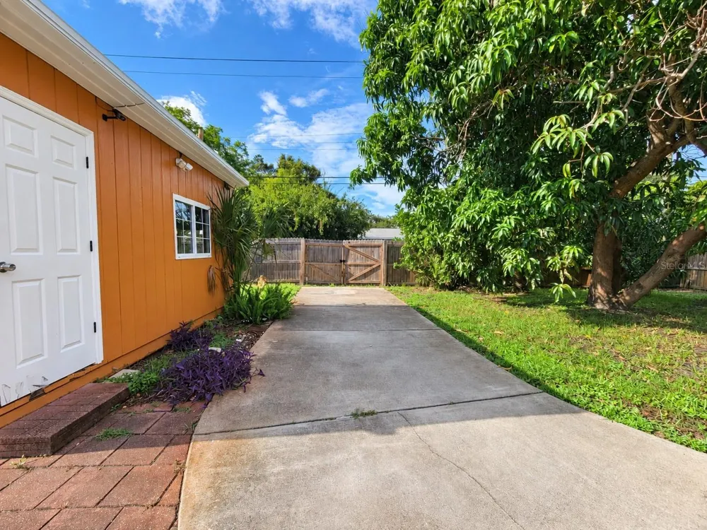 6711 DARTMOUTH AVENUE St Petersburg, FL 33710