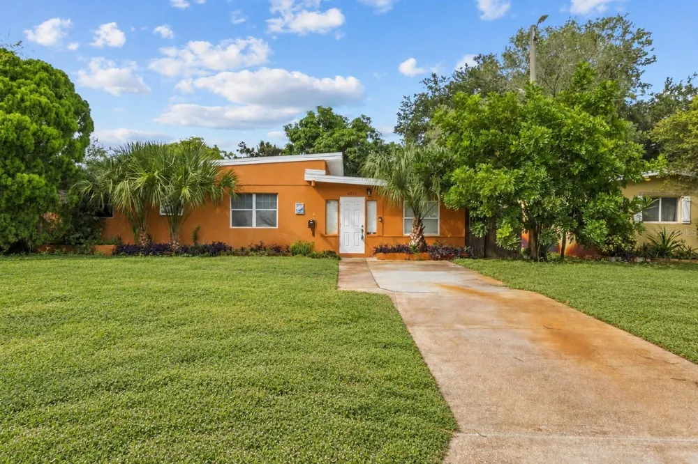 6711 DARTMOUTH AVENUE St Petersburg, FL 33710