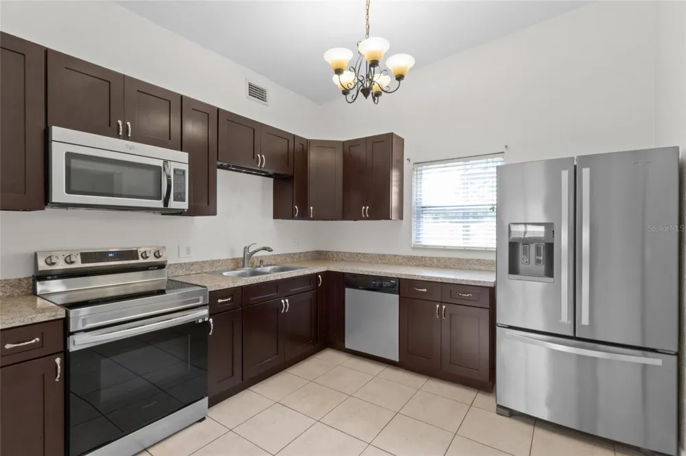6711 DARTMOUTH AVENUE St Petersburg, FL 33710