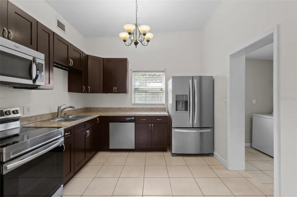 6711 DARTMOUTH AVENUE St Petersburg, FL 33710