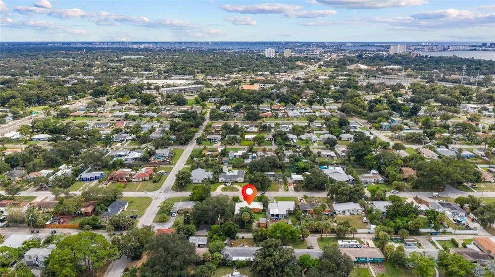 6711 DARTMOUTH AVENUE St Petersburg, FL 33710