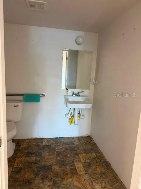 379 E BROADWAY STREET #2014 Oviedo, FL 32765