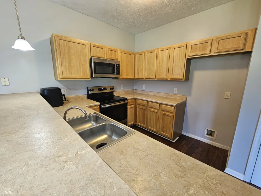 10292 Golden Drive Noblesville, IN 46060