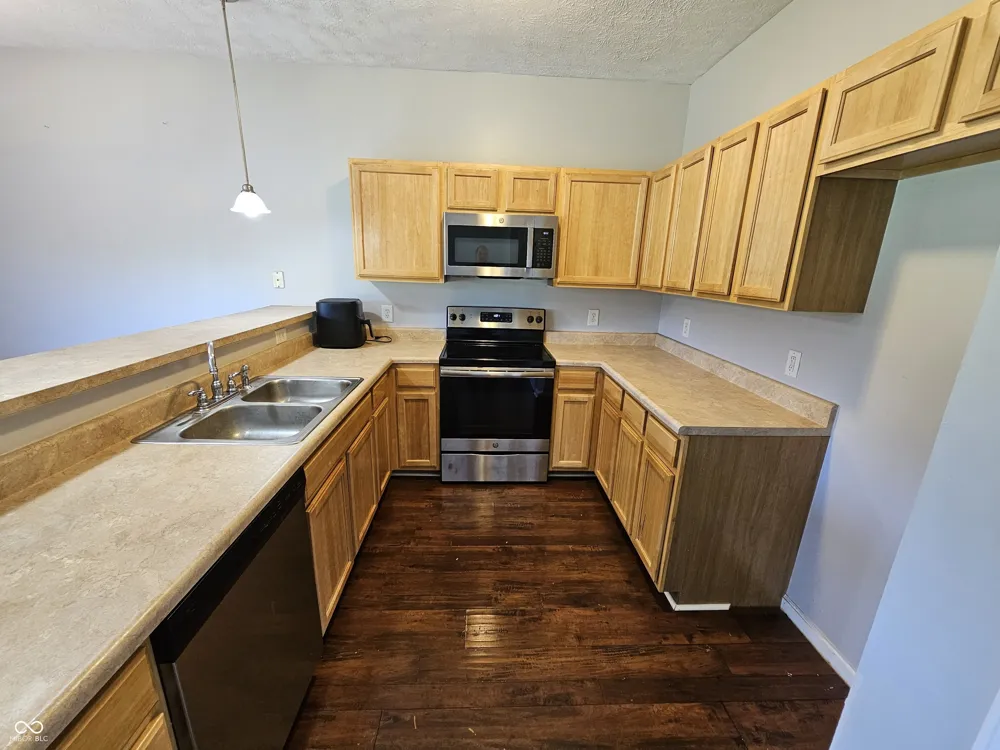 10292 Golden Drive Noblesville, IN 46060