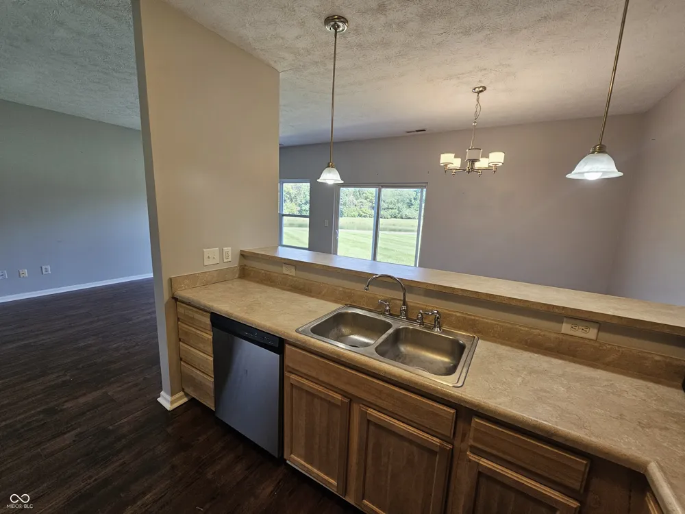 10292 Golden Drive Noblesville, IN 46060