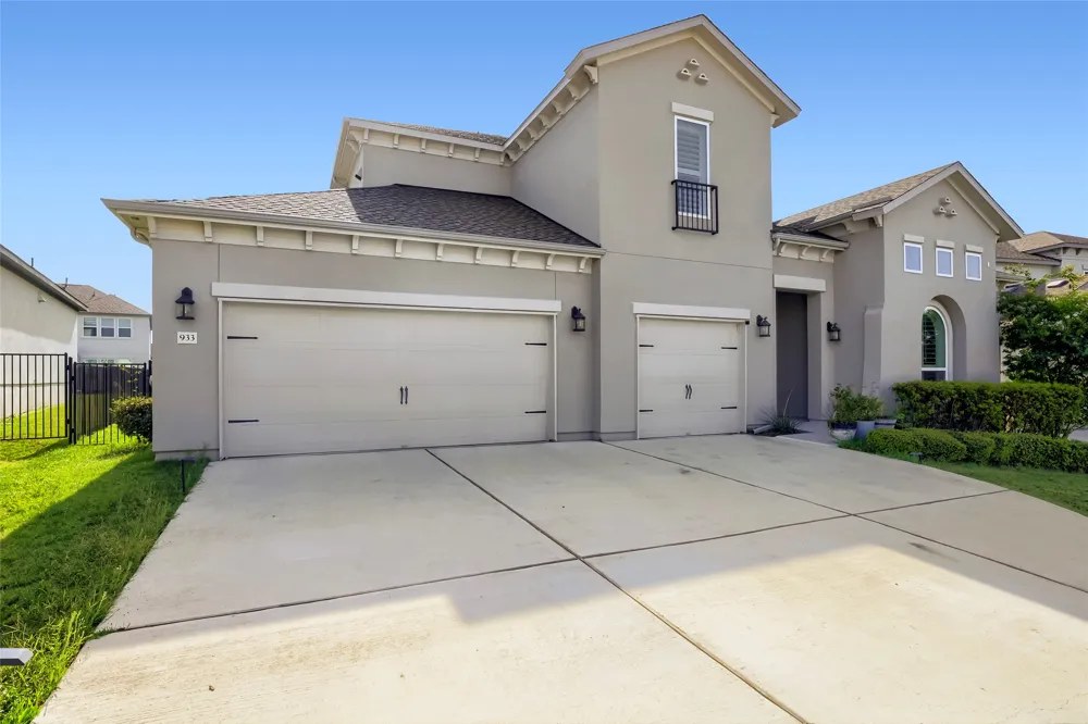933 Trevi Fontana Drive Leander, TX 78641