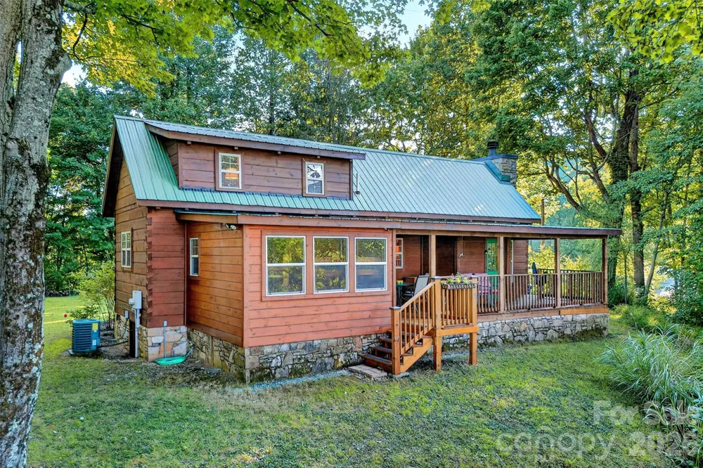 10 Camp Elliott Road Black Mountain, NC 28711