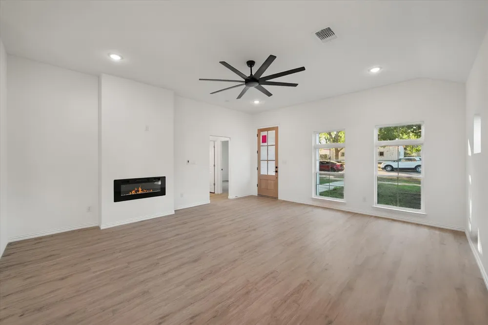 1100 E Collin Street Corsicana, TX 75110
