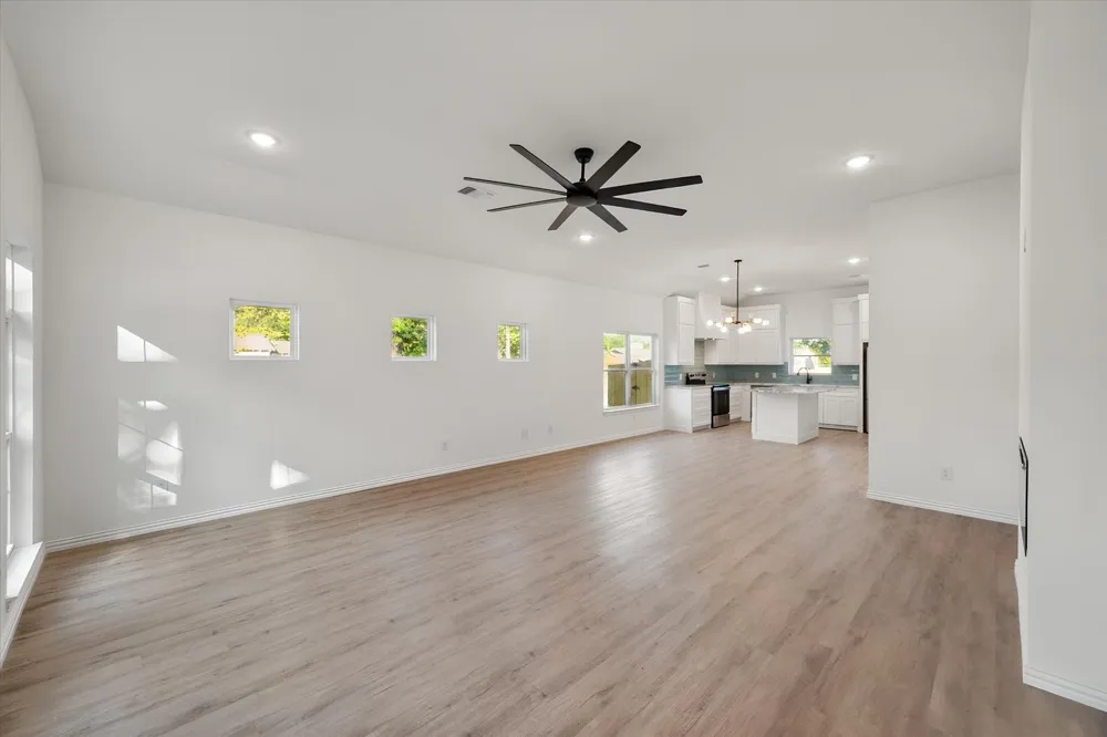 1100 E Collin Street Corsicana, TX 75110