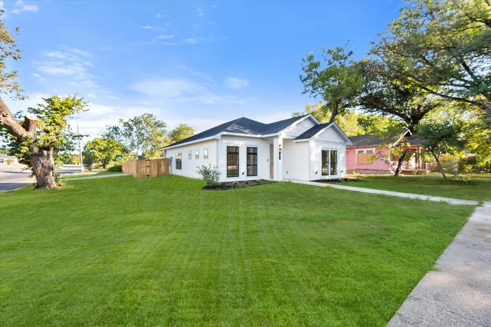 1100 E Collin Street Corsicana, TX 75110