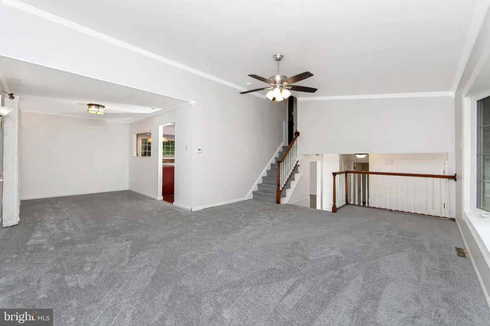 405 NARRAGANSETT DRIVE Cherry Hill, NJ 08002