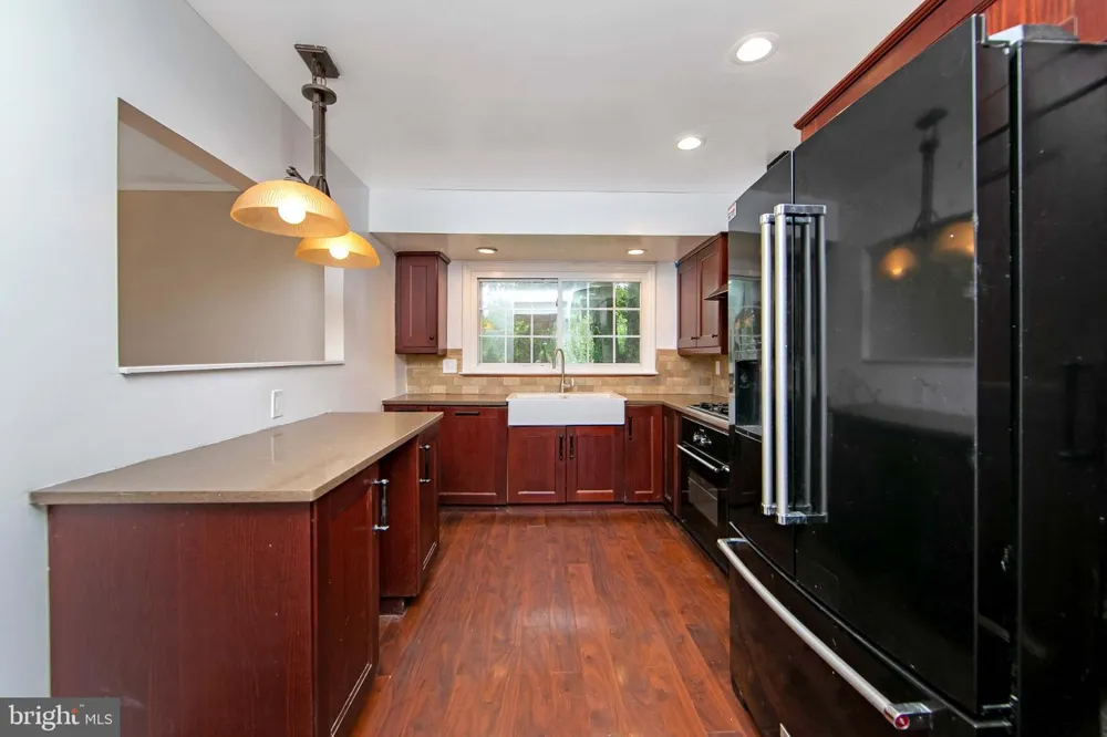 405 NARRAGANSETT DRIVE Cherry Hill, NJ 08002