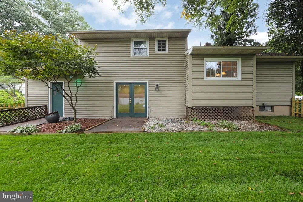 405 NARRAGANSETT DRIVE Cherry Hill, NJ 08002