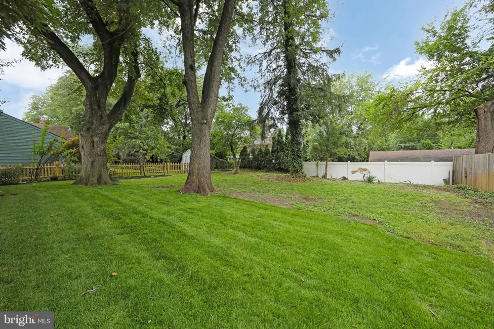 405 NARRAGANSETT DRIVE Cherry Hill, NJ 08002
