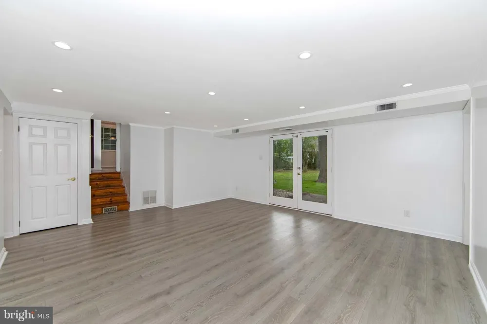 405 NARRAGANSETT DRIVE Cherry Hill, NJ 08002