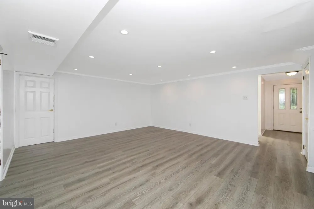 405 NARRAGANSETT DRIVE Cherry Hill, NJ 08002