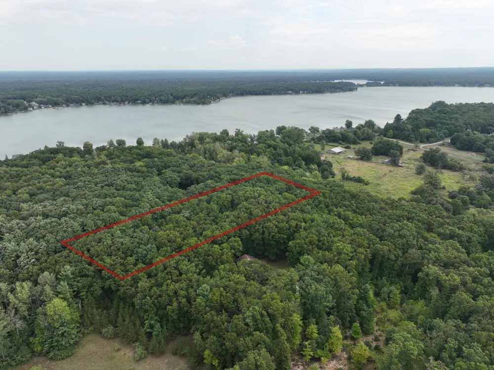 9433 S Annie Lane Newaygo, MI 49337