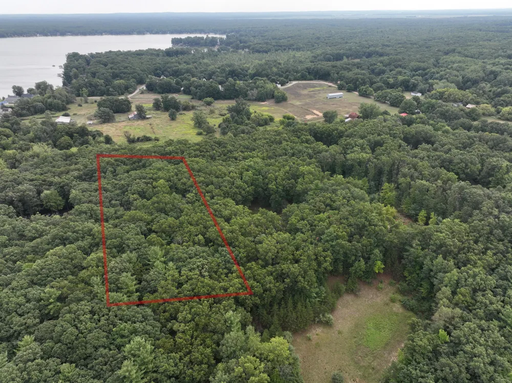9433 S Annie Lane Newaygo, MI 49337