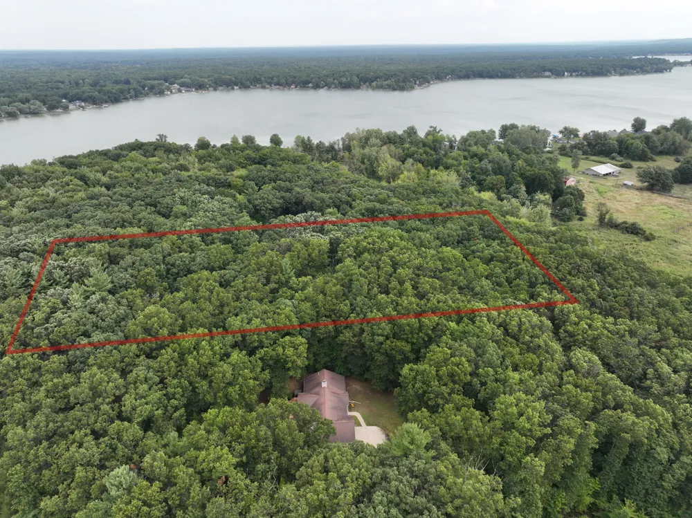 9433 S Annie Lane Newaygo, MI 49337