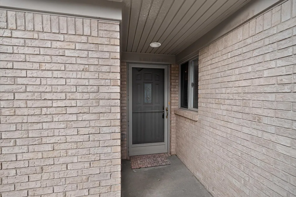 35251 Silver Maple Drive Clinton, MI 48035
