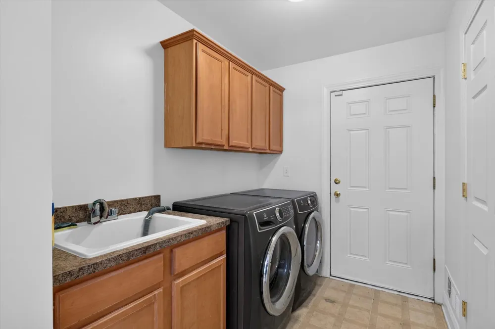 35251 Silver Maple Drive Clinton, MI 48035