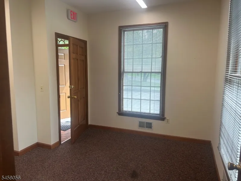 122 Rt173122West Main Clinton Town, NJ 08809